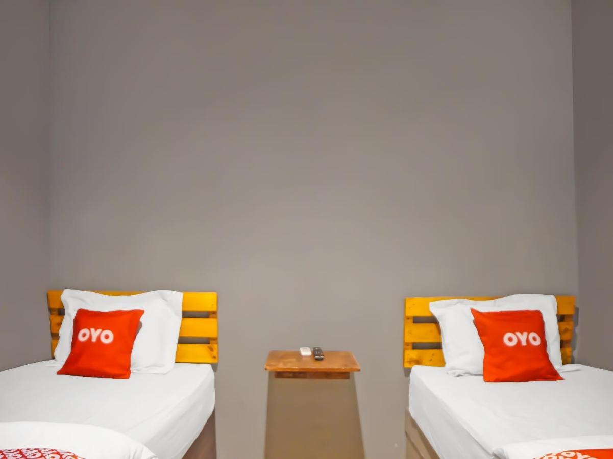 Oyo-990S体育场伊斯兰公寓 棉兰 外观 照片